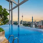Penthouse Sky Jacuzzi At Klcc