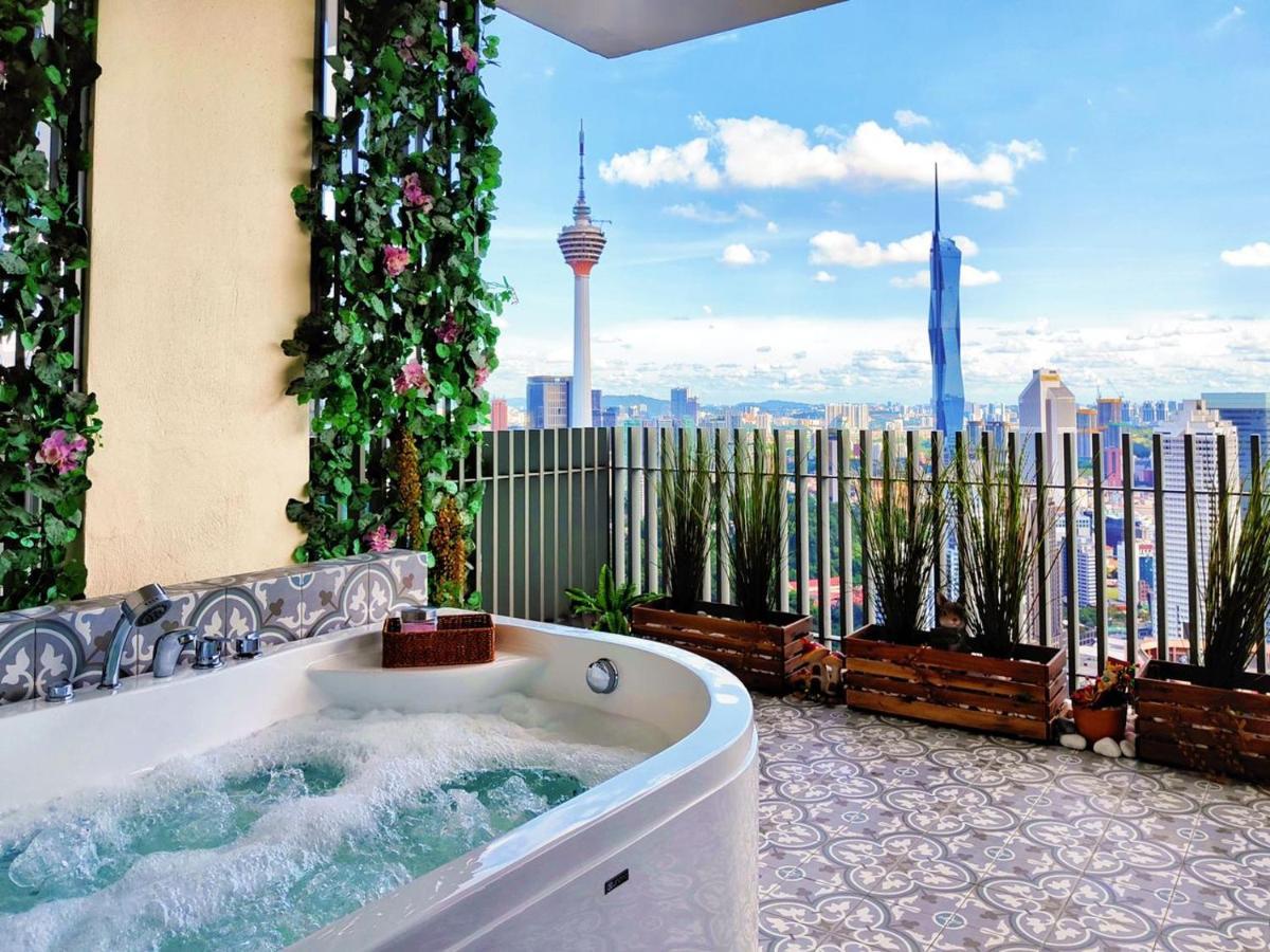 Penthouse Sky Jacuzzi At Klcc Pangsapuri